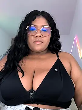 paola091 online show from April 17, 2026, 8:00 pm