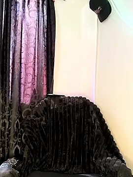 paola091 online show from February 8, 2026, 3:32 pm