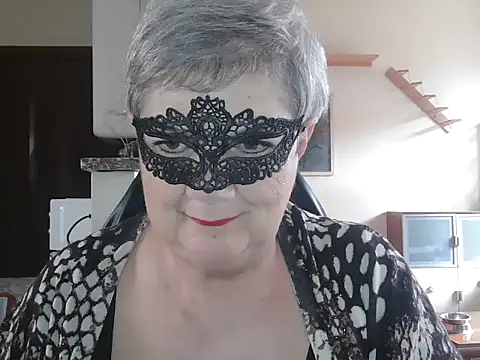 Snapshot of simona60 chatting on May 8, 2026, 1:15 pm simona60 online show from May 8, 2026, 1:15 pm