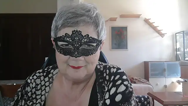 Snapshot of simona60 chatting on May 12, 2026, 1:17 pm simona60 online show from May 12, 2026, 1:17 pm