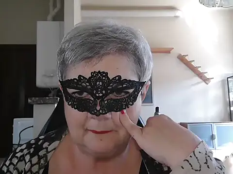 Snapshot of simona60 chatting on May 7, 2026, 1:25 pm simona60 online show from May 7, 2026, 1:25 pm