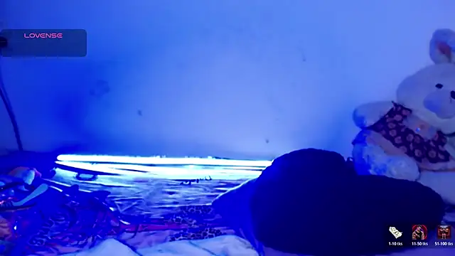 ninatiny online show from March 26, 2026, 11:19 am