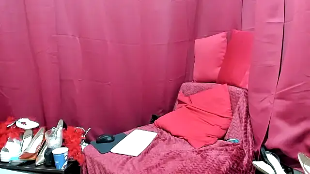 jessystarr online show from February 14, 2026, 3:12 pm