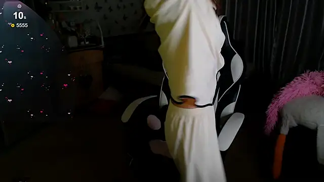 Snapshot of Kira_honeyy chatting on January 13, 2026, 2:15 am Kira honeyy online show from January 13, 2026, 2:15 am