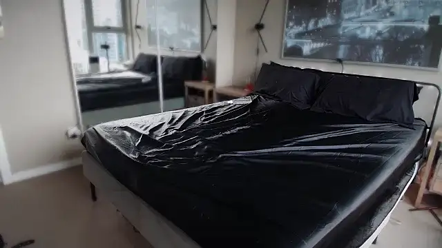 MikyFoxx online show from November 14, 2025, 10:46 pm