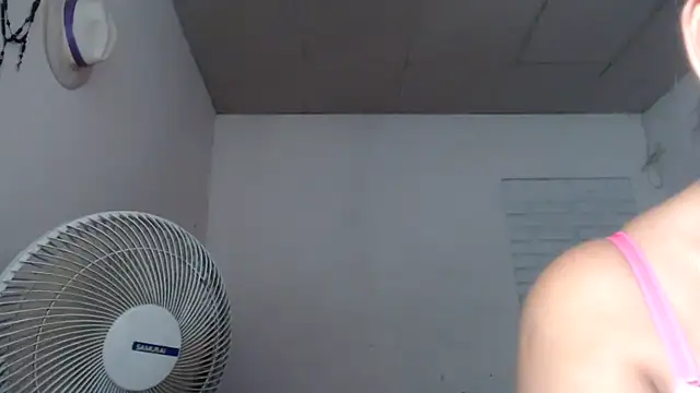 adrixxx38 online show from December 18, 2025, 9:29 pm