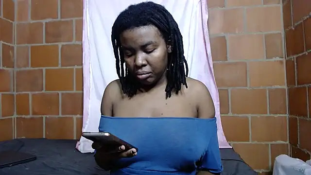 Snapshot of Magaharper10 chatting on November 14, 2025, 2:15 am Magaharper10 online show from November 14, 2025, 2:15 am