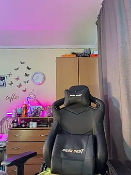 Snapshot of Hotangel75 chatting on February 19, 2026, 9:28 am Hotangel75 online show from February 19, 2026, 9:28 am