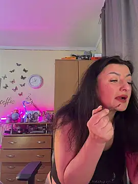 Snapshot of Hotangel75 chatting on February 13, 2026, 10:04 am Hotangel75 online show from February 13, 2026, 10:04 am