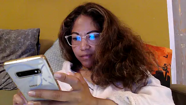 Snapshot of mila38 chatting on March 14, 2025, 11:53 pm mila38 online show from March 14, 2025, 11:53 pm