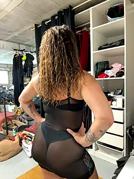 Clara-xoxo online show from September 12, 2025, 12:49 pm