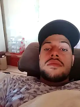 Snapshot of AzureKnee chatting on October 20, 2025, 1:33 pm AzureKnee online show from October 20, 2025, 1:33 pm