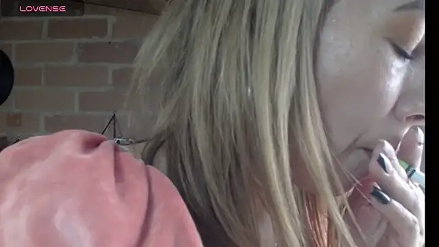 cristin doll  online show from April 11, 2026, 7:28 pm