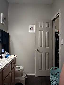 HollyTattoo online show from October 6, 2025, 2:29 pm