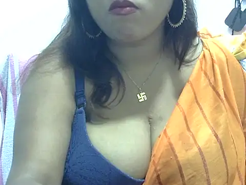 ROSEE MERRYYYY online show from April 1, 2026, 1:41 pm