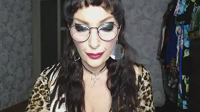 Snapshot of Aziza1 chatting on December 22, 2025, 2:28 pm Aziza1 online show from December 22, 2025, 2:28 pm