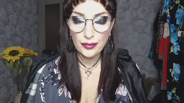 Snapshot of Aziza1 chatting on April 24, 2026, 2:19 pm Aziza1 online show from April 24, 2026, 2:19 pm