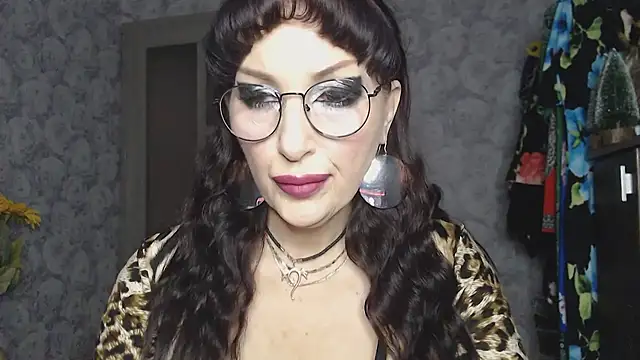 Snapshot of Aziza1 chatting on November 24, 2025, 11:10 am Aziza1 online show from November 24, 2025, 11:10 am