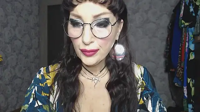 Snapshot of Aziza1 chatting on December 18, 2025, 1:15 pm Aziza1 online show from December 18, 2025, 1:15 pm