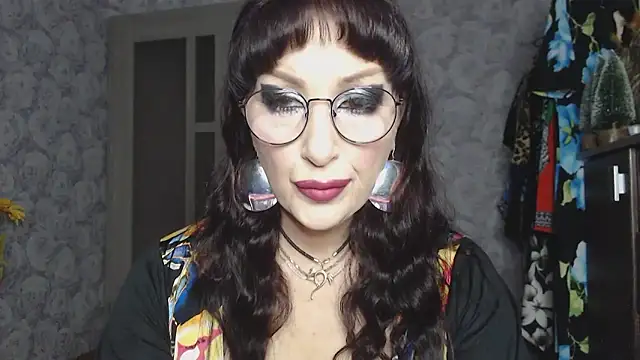 Snapshot of Aziza1 chatting on November 22, 2025, 1:10 pm Aziza1 online show from November 22, 2025, 1:10 pm