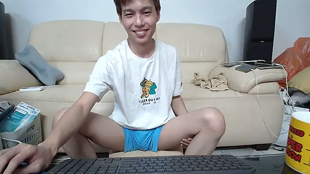 Snapshot of andrewooi chatting on April 28, 2026, 12:31 pm andrewooi online show from April 28, 2026, 12:31 pm