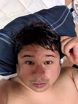 sexybottomrakkii online show from April 15, 2026, 3:27 pm