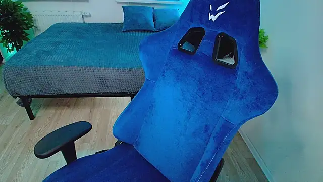 CranberryHot online show from November 25, 2025, 4:40 pm