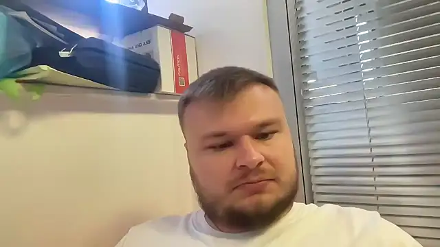 Snapshot of fmodel chatting on September 18, 2025, 9:45 am fmodel online show from September 18, 2025, 9:45 am