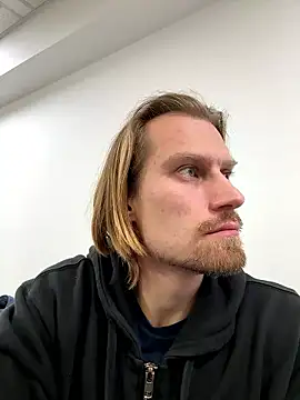 Snapshot of fmodel chatting on January 9, 2026, 1:29 pm fmodel online show from January 9, 2026, 1:29 pm