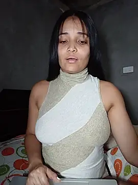  Estrellita  online show from June 24, 2026, 5:11 pm