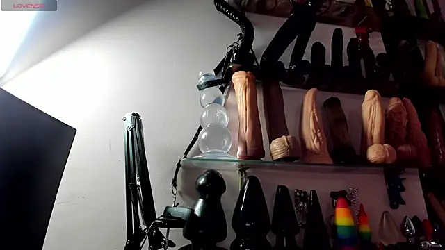 christymilkk online show from February 5, 2026, 1:01 am