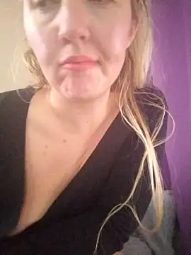 Snapshot of Mllesha74000 chatting on January 23, 2025, 3:32 pm Mllesha74000 online show from January 23, 2025, 3:32 pm