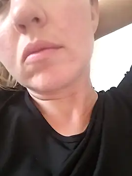 Mllesha74000 online show from April 19, 2026, 8:59 am