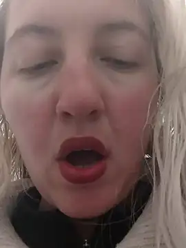 Snapshot of Mllesha74000 chatting on February 4, 2025, 3:47 pm Mllesha74000 online show from February 4, 2025, 3:47 pm