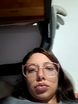 linda-schmidt online show from April 5, 2026, 1:23 am