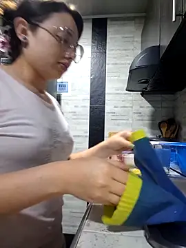 linda-schmidt online show from September 22, 2025, 12:27 am