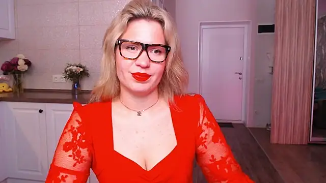 HotTiffani online show from September 22, 2025, 7:36 am