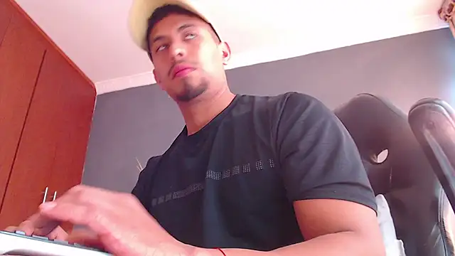 geirge teacherxx online show from March 18, 2025, 8:37 pm