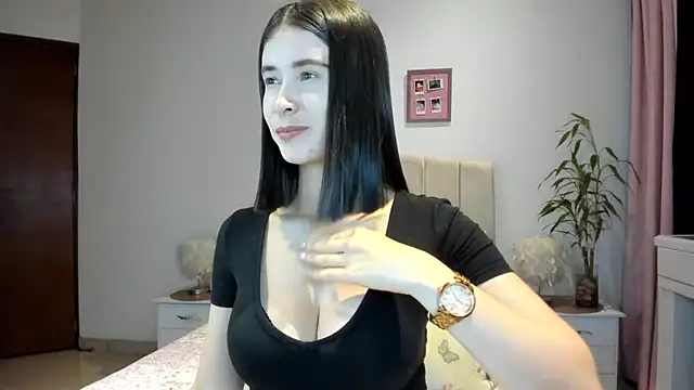 Snapshot of macarena_vallejo chatting on April 23, 2026, 2:18 am macarena vallejo online show from April 23, 2026, 2:18 am