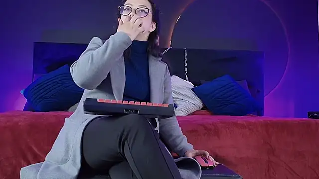  Jade 16 online show from April 14, 2026, 2:44 pm