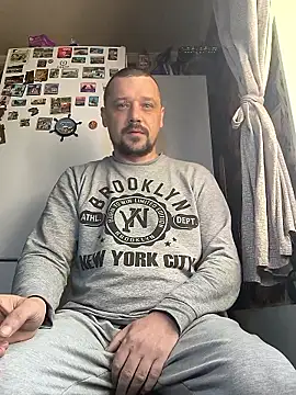 DanielOhCool online show from April 18, 2026, 6:27 am