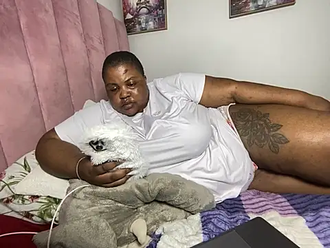 MissLola27 online show from April 2, 2026, 9:16 am