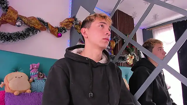 Chris Bennett online show from December 22, 2025, 1:44 pm