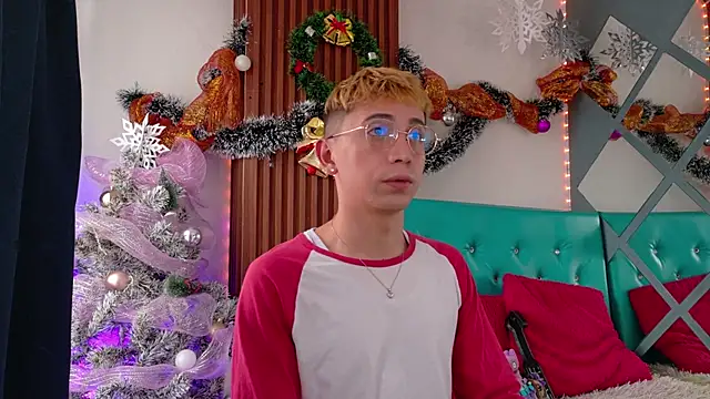 Chris Bennett online show from December 4, 2025, 1:21 pm