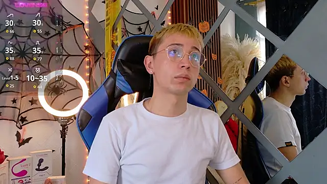 Chris Bennett online show from November 4, 2025, 1:37 pm