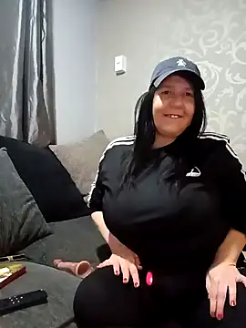 Leanne43 online show from February 18, 2025, 10:25 pm