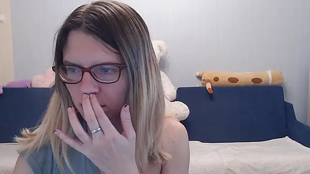 night is dark online show from November 2, 2025, 2:44 pm