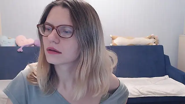 night is dark online show from November 10, 2025, 1:49 pm