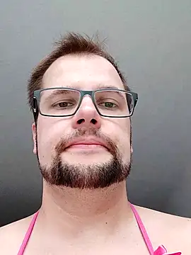 Snapshot of mister-dwt chatting on October 12, 2025, 11:00 am mister-dwt online show from October 12, 2025, 11:00 am