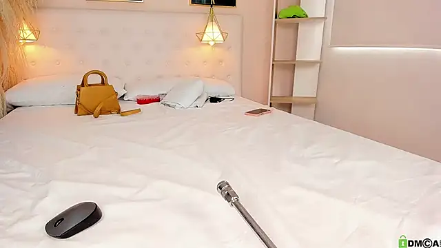 valerie lya online show from September 23, 2025, 8:27 pm